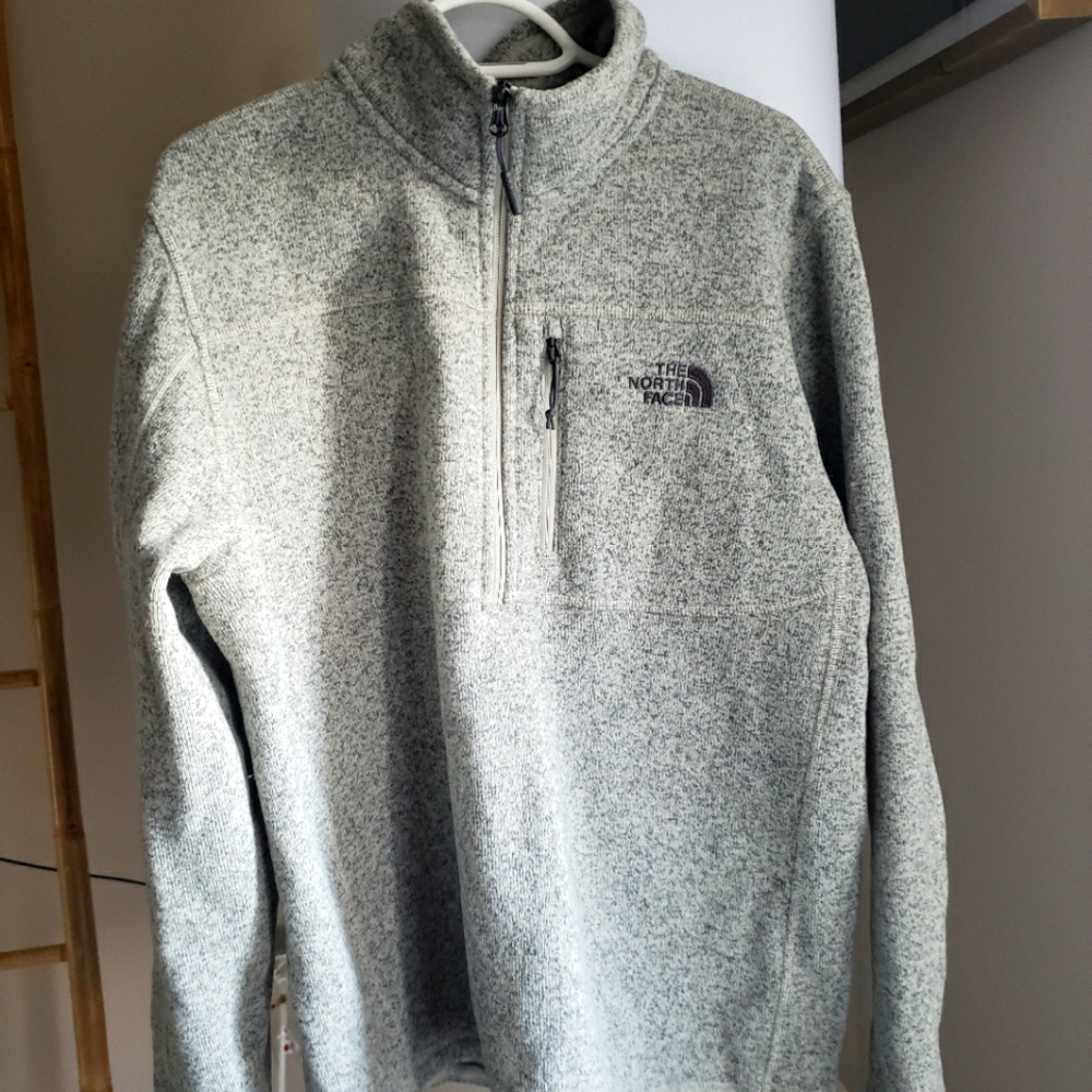 North face pullover